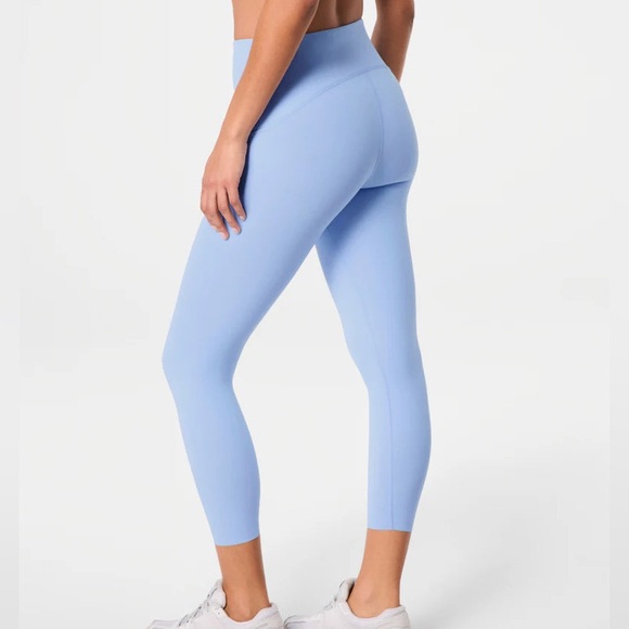 SPANX Pants - EUC SPANX Booty Boost 7/8 Sculpting Legging Size Small in Light Blue Hydrangea